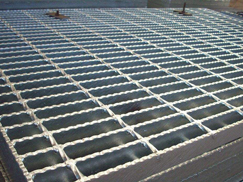 哪些情況會(huì)引起格柵板的使用壽命減少呢？